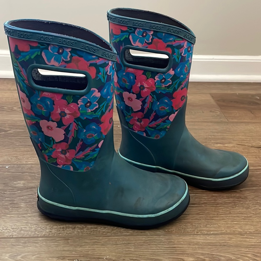 Youth Girls Bogs floral lined rain boots - size youth 3